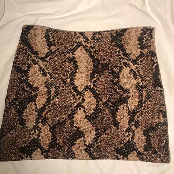 Snake Print Mini Skirt - Picture 2 of 3